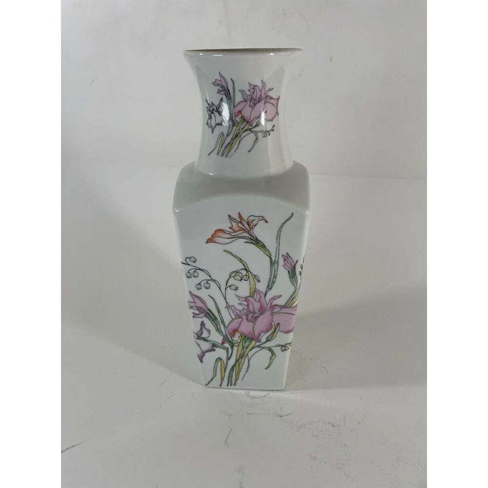 Japanese Porcelain Floral Vase Square Body NYC Japan Cracked – Decorative